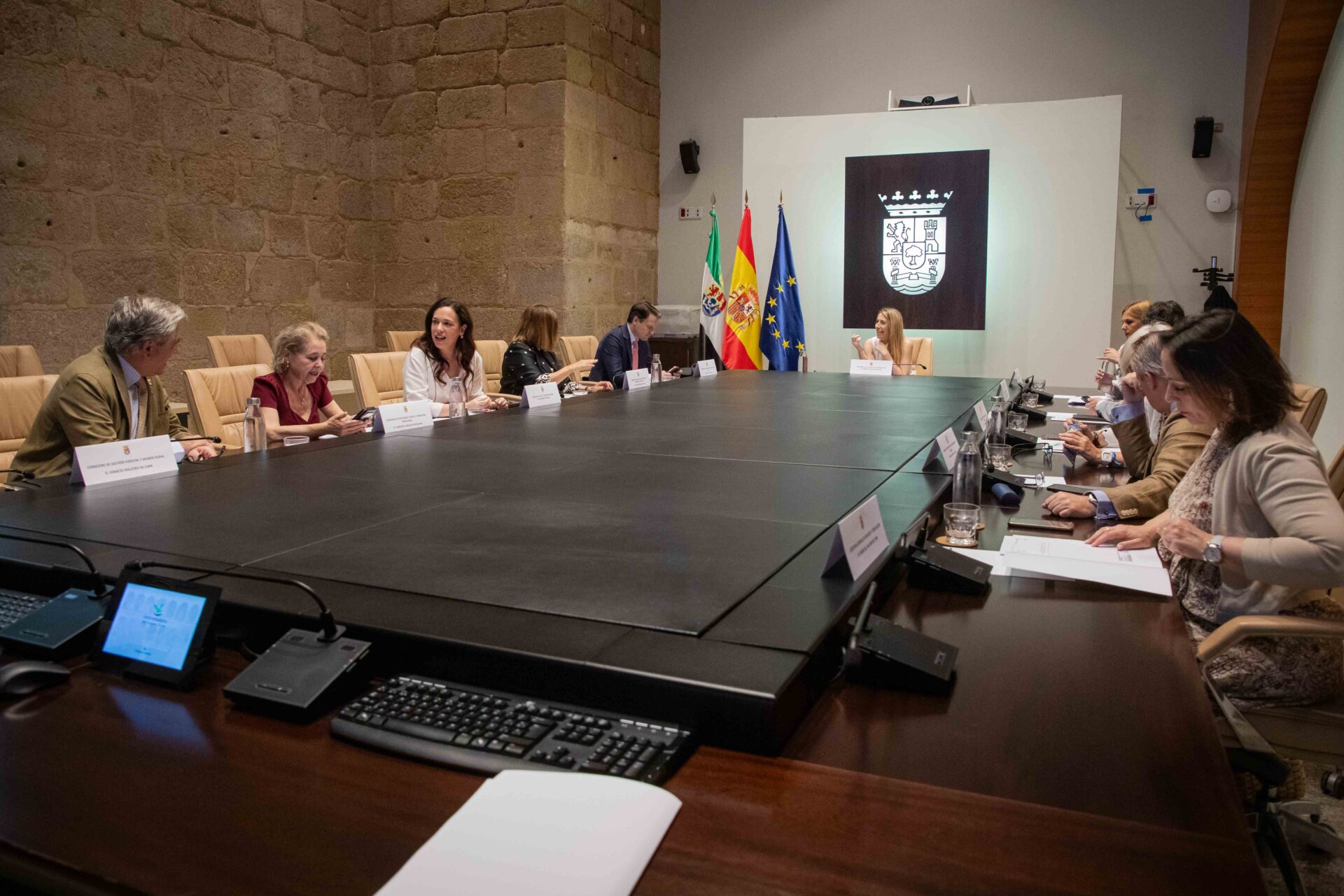 La Junta de Extremadura amplía el servicio de teleasistencia domiciliaria hasta alcanzar los 10.000 dispositivos