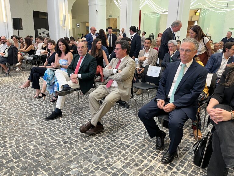 Santamaría destaca que Extremadura bate récords de emprendimiento autónomo con más de 81.000 trabajadores por cuenta propia en los Premios ATA
