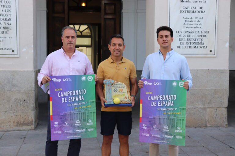 Cerca de 600 jugadores participan este fin de semana en el Campeonato de España de Pádel por Equipos en Mérida