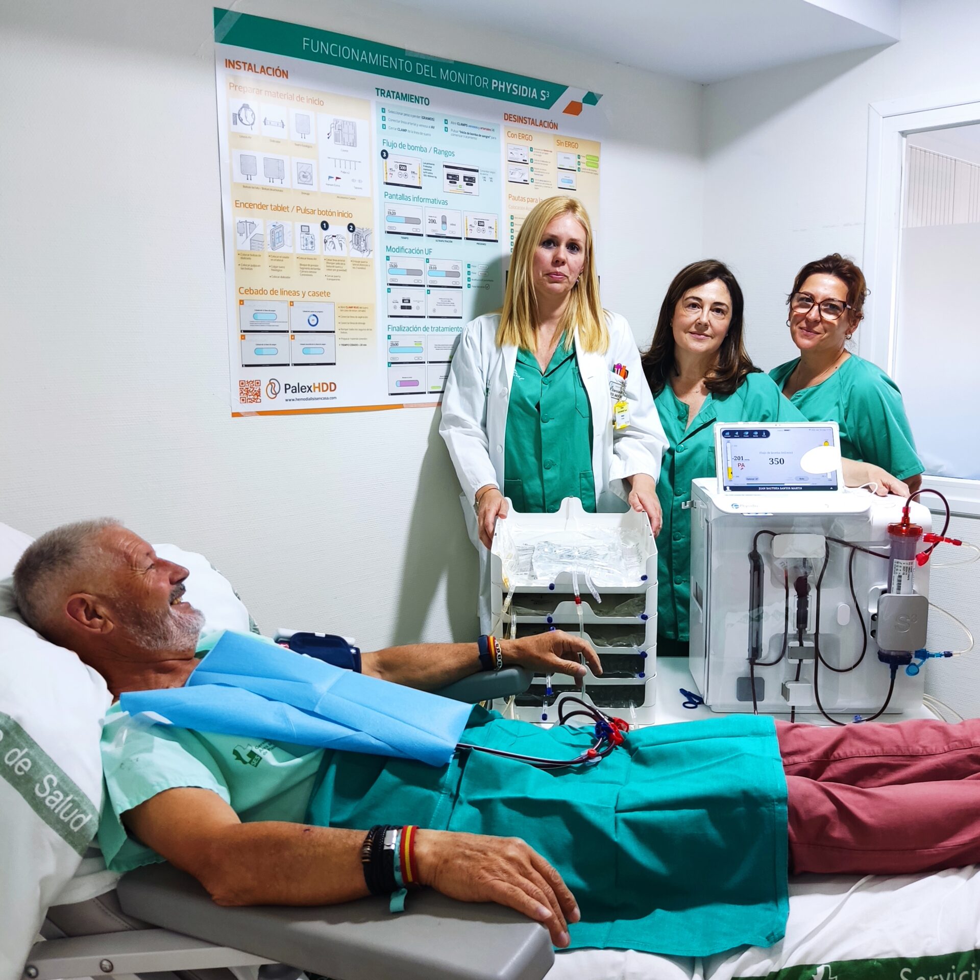 El Hospital Virgen del Puerto inicia un innovador programa de hemodiálisis domiciliaria