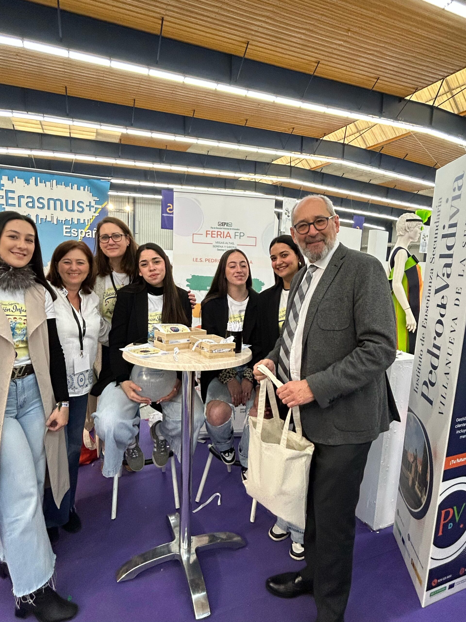 Educación convoca las becas Erasmus+ para formación en empresas y prácticas formativas del módulo FCT de alumnos de ciclos formativos
