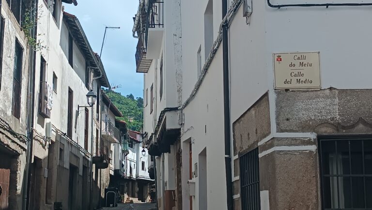 San Martín de Trevejo acoge el III Encuentro Rural de Filosofía orientado a potenciar la innovación local y reflexionar sobre los desafíos rurales