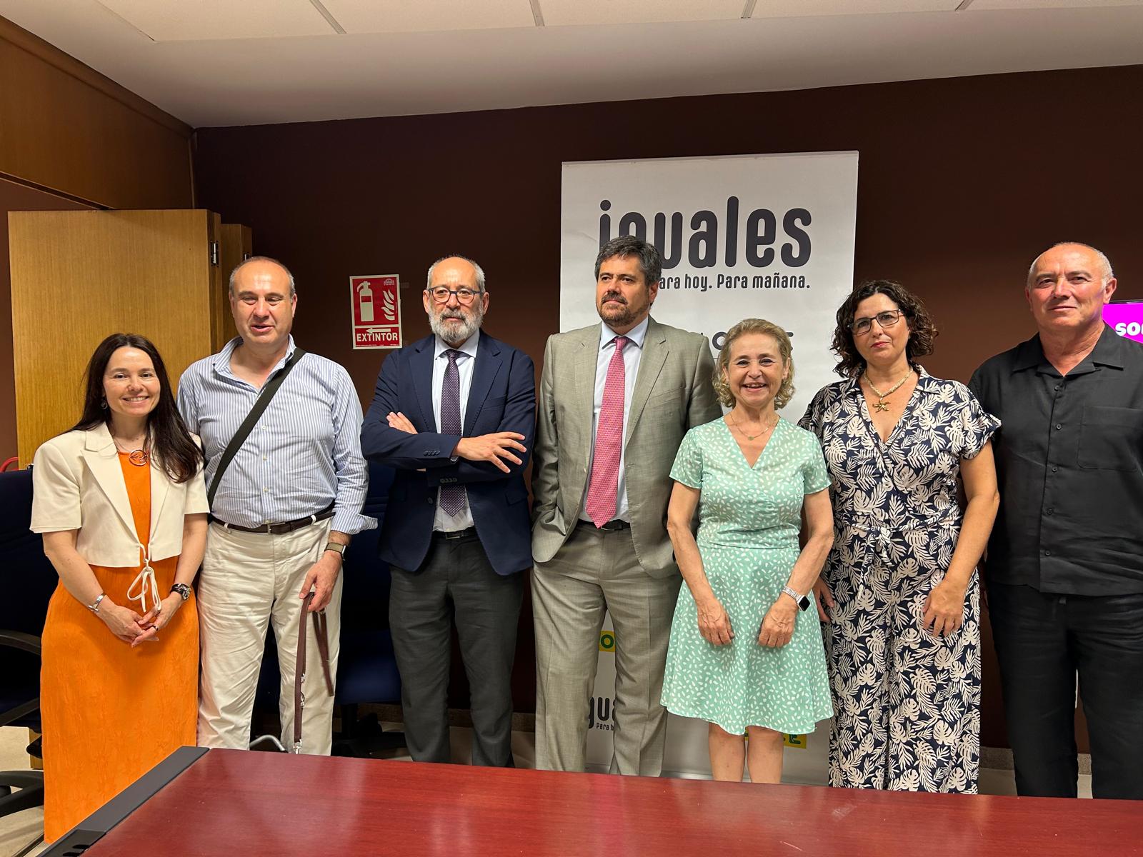 La Junta de Extremadura y la ONCE renuevan el acuerdo para la inclusión educativa de los alumnos con discapacidad visual