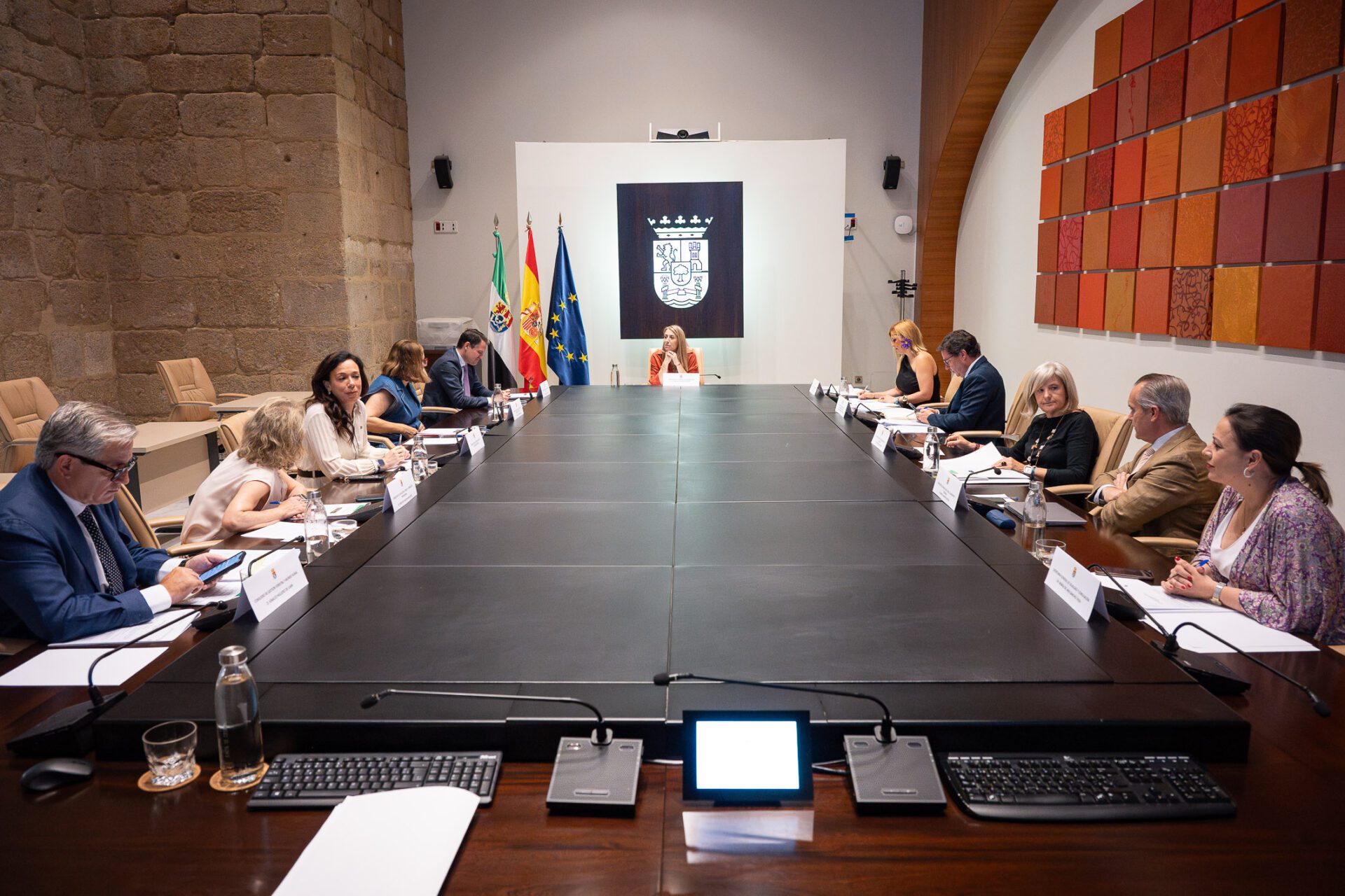 La Junta de Extremadura declara estratégico un plan que formará a 151 personas en reparación de dispositivos tecnológicos