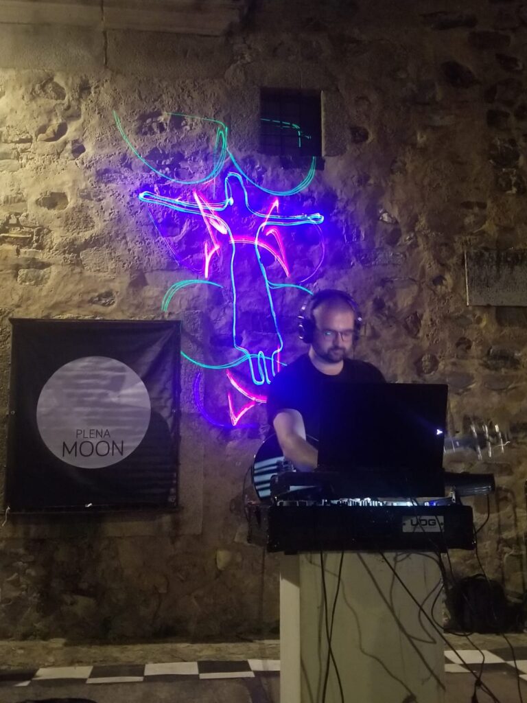 La Sala Trajano cierra el trimestre reforzando su compromiso con el talento joven extremeño