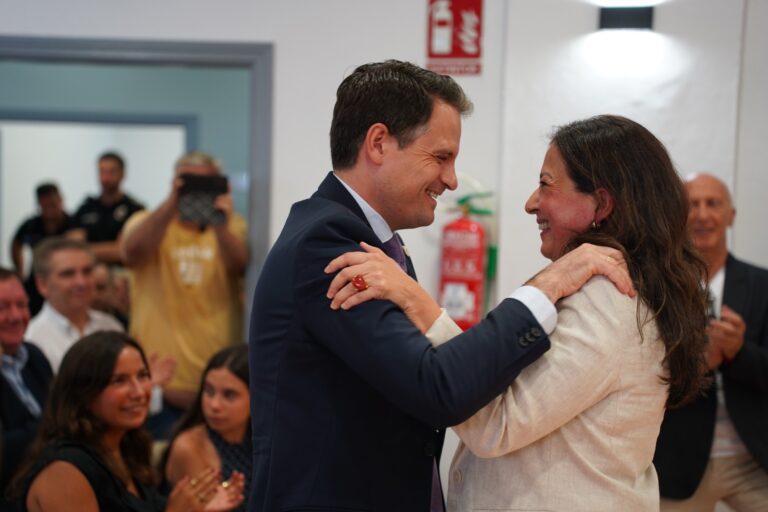 Abel Bautista asiste a la toma de posesión de la nueva alcaldesa de Don Benito