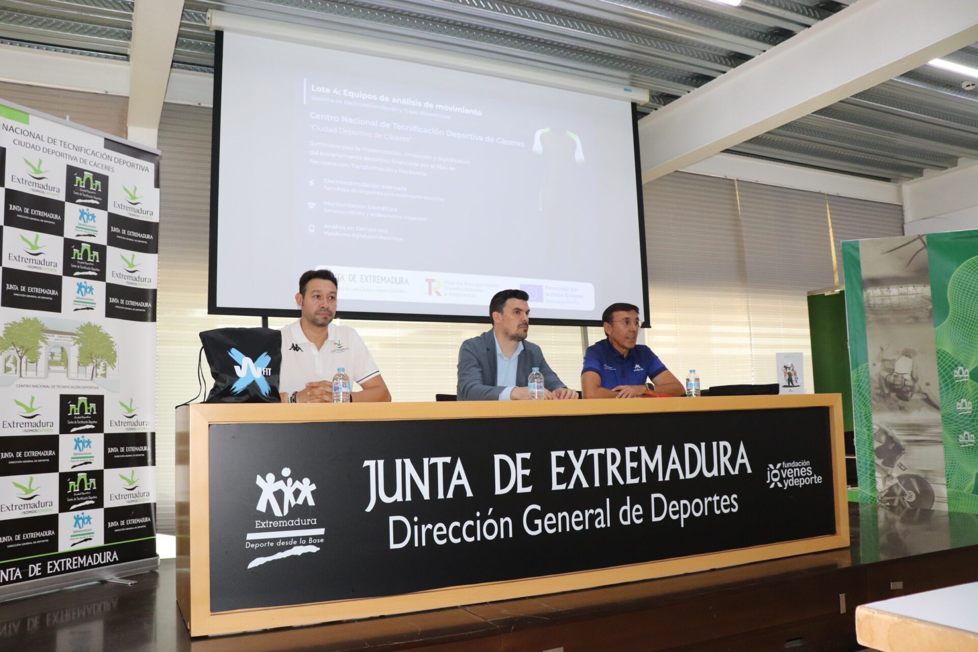 La Junta de Extremadura impulsa la tecnología en el deporte de alto rendimiento con la adquisición de trajes inteligentes