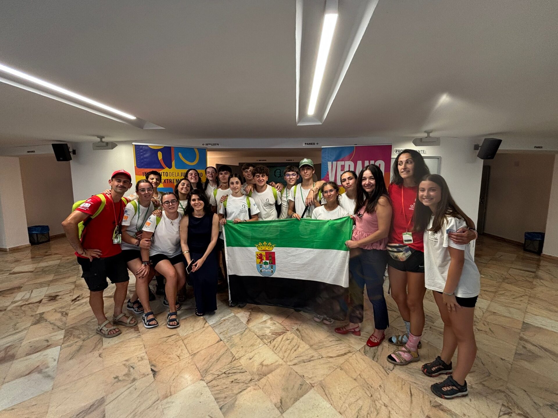 El IJEX recibe a los 200 jóvenes de toda España participantes en la Ruta Quetzal, que este año realiza tres paradas en Extremadura