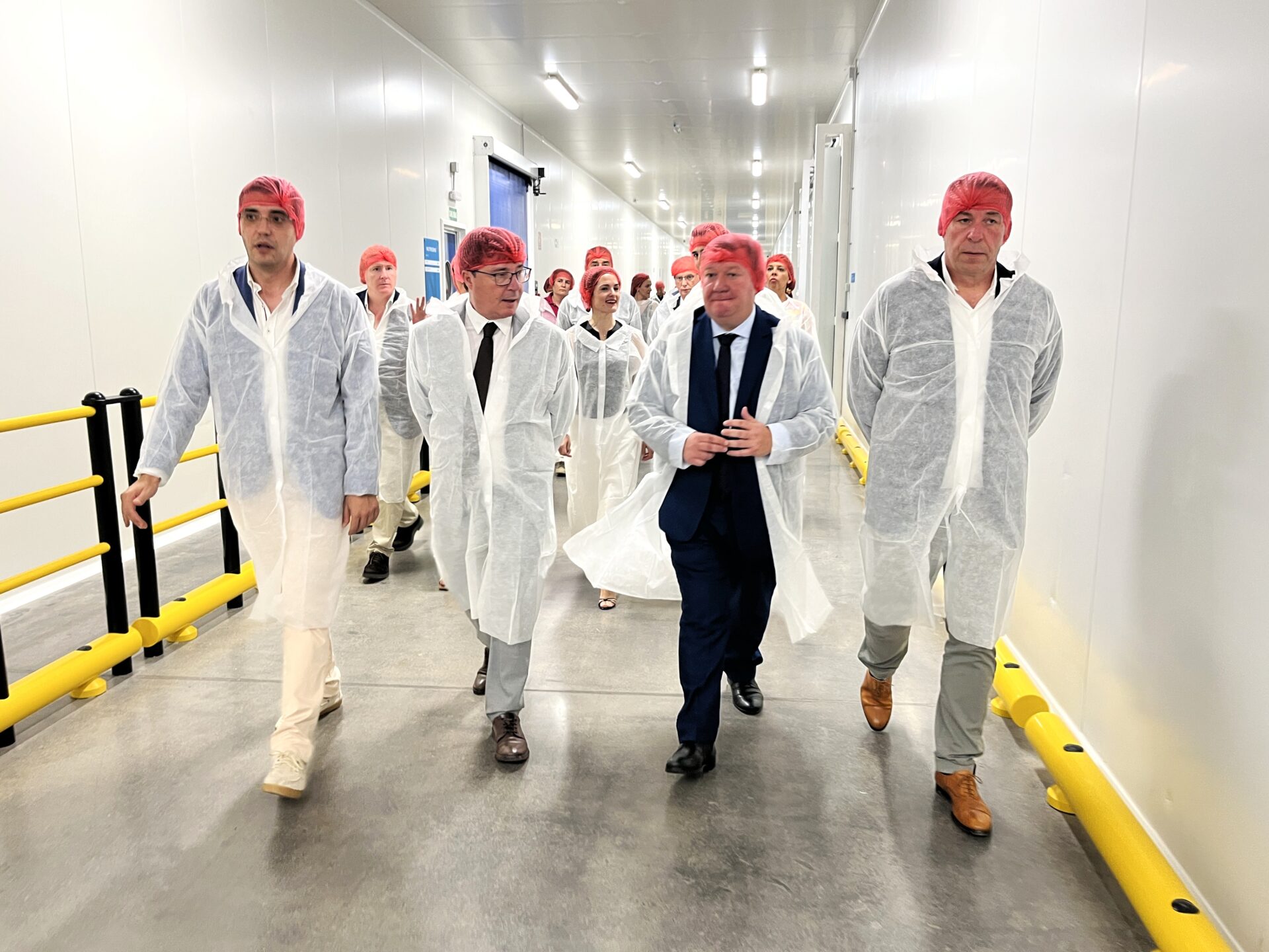 El consejero Santamaría destaca la apuesta de Nutrisens por la innovación, la sostenibilidad y el desarrollo económico en la inauguración de sus nuevas instalaciones en Badajoz
