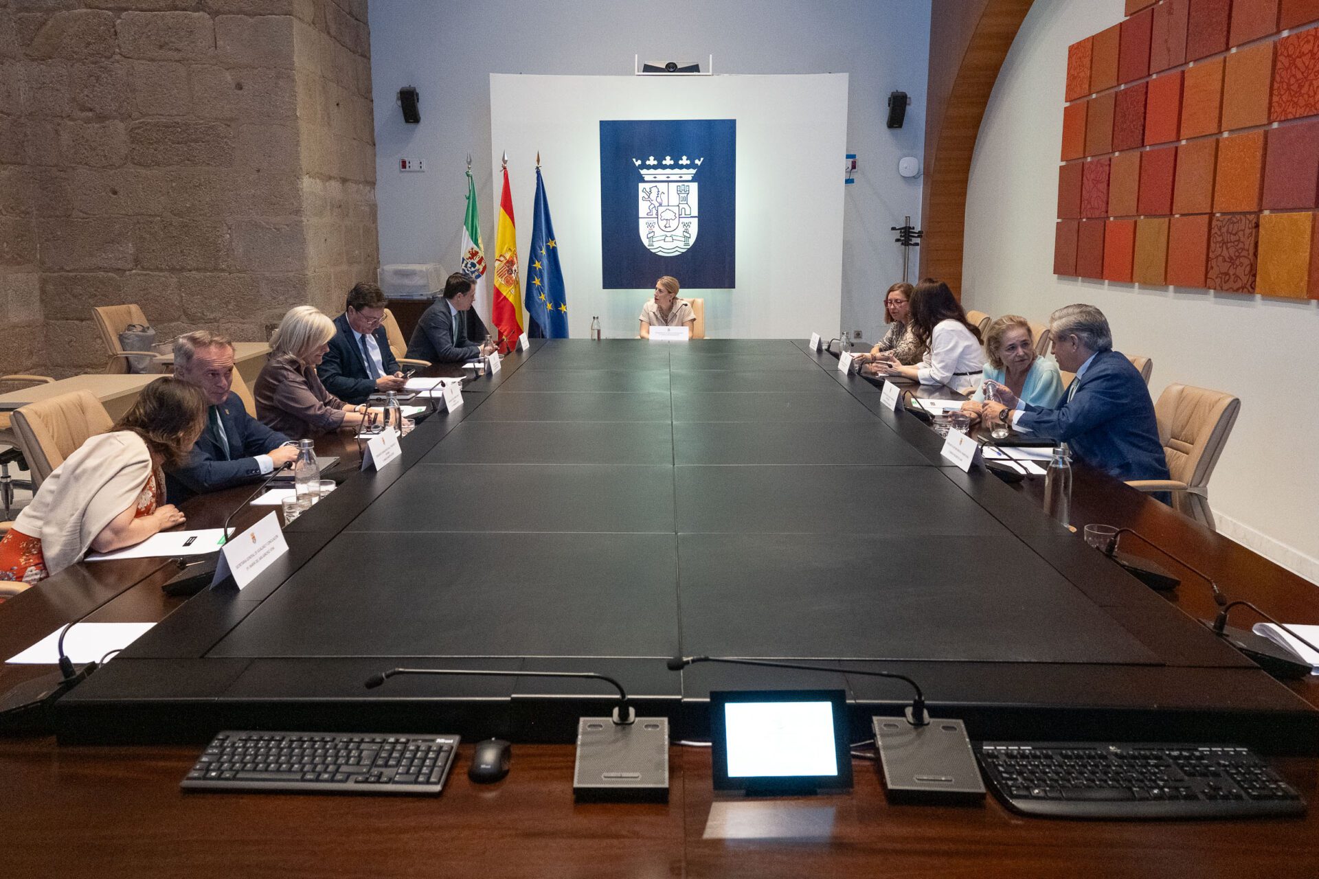 La Junta de Extremadura crea 233 nuevas plazas laborales de TEI para mantener el servicio de aulas de 1 a 2 años en el primer ciclo de infantil