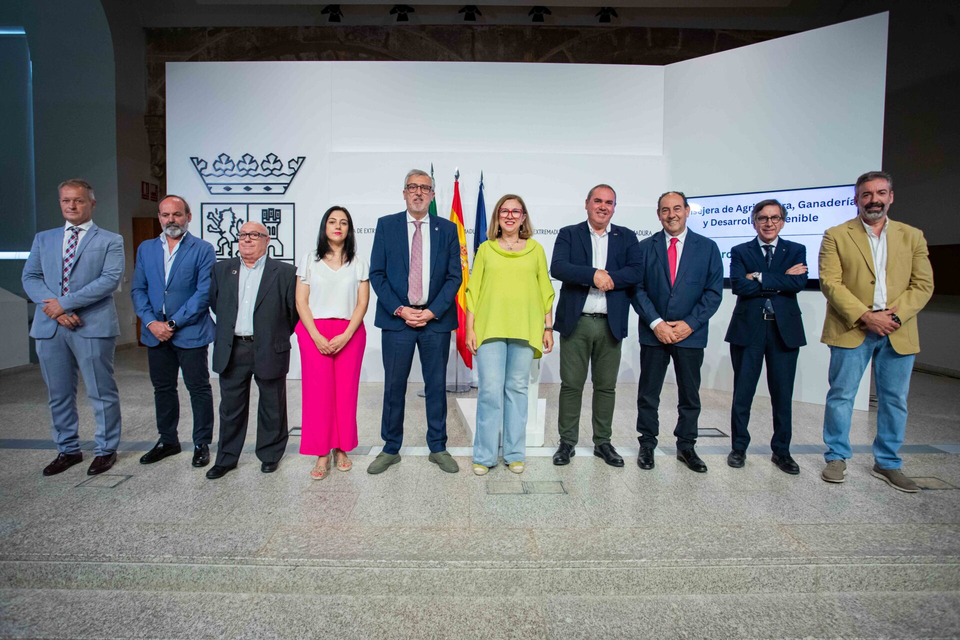 La Junta, Universidad de Extremadura y entidades de economía social y cooperativismo impulsan una cátedra sobre el sector para potenciar su visibilidad