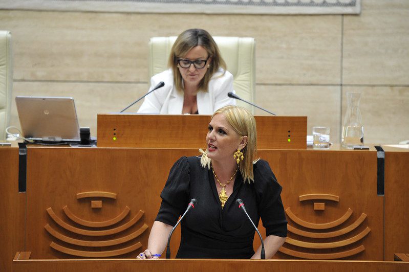 Manzano defiende el Decreto Ley de Función Pública con medidas que mejoran las condiciones laborales de los empleados y ponen fin a desigualdades