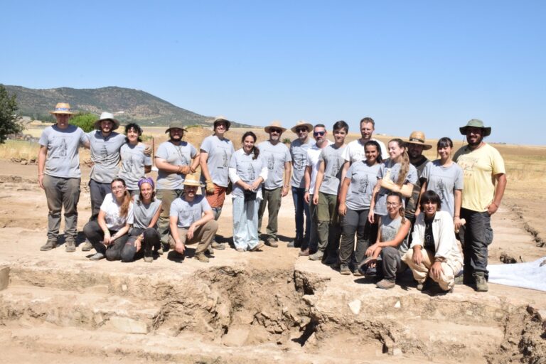 Una docena de jóvenes arqueólogos excavan la zona del mercado y las termas en la Ciudad Romana de Regina
