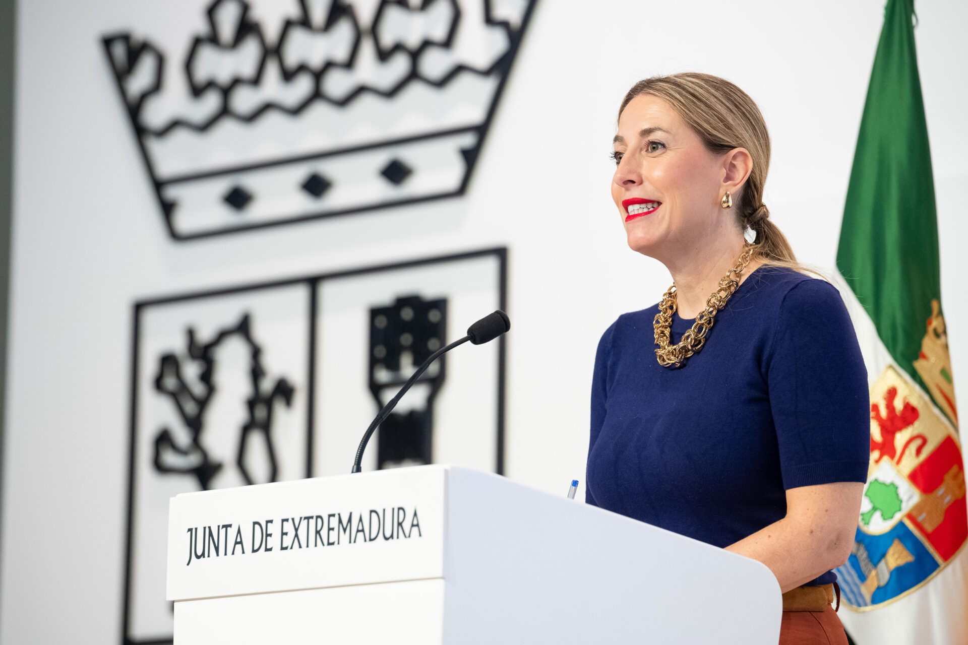 La actriz Carolina Yuste, el investigador Juan Manuel Sánchez y el viticultor Marcelino Díaz recibirán la Medalla de Extremadura