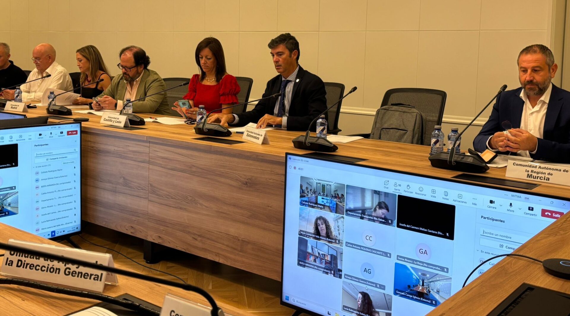 Extremadura denuncia el bulo del Gobierno al hablar del mapa concesional de transportes, un asunto retirado de la reunión de hoy en el Ministerio