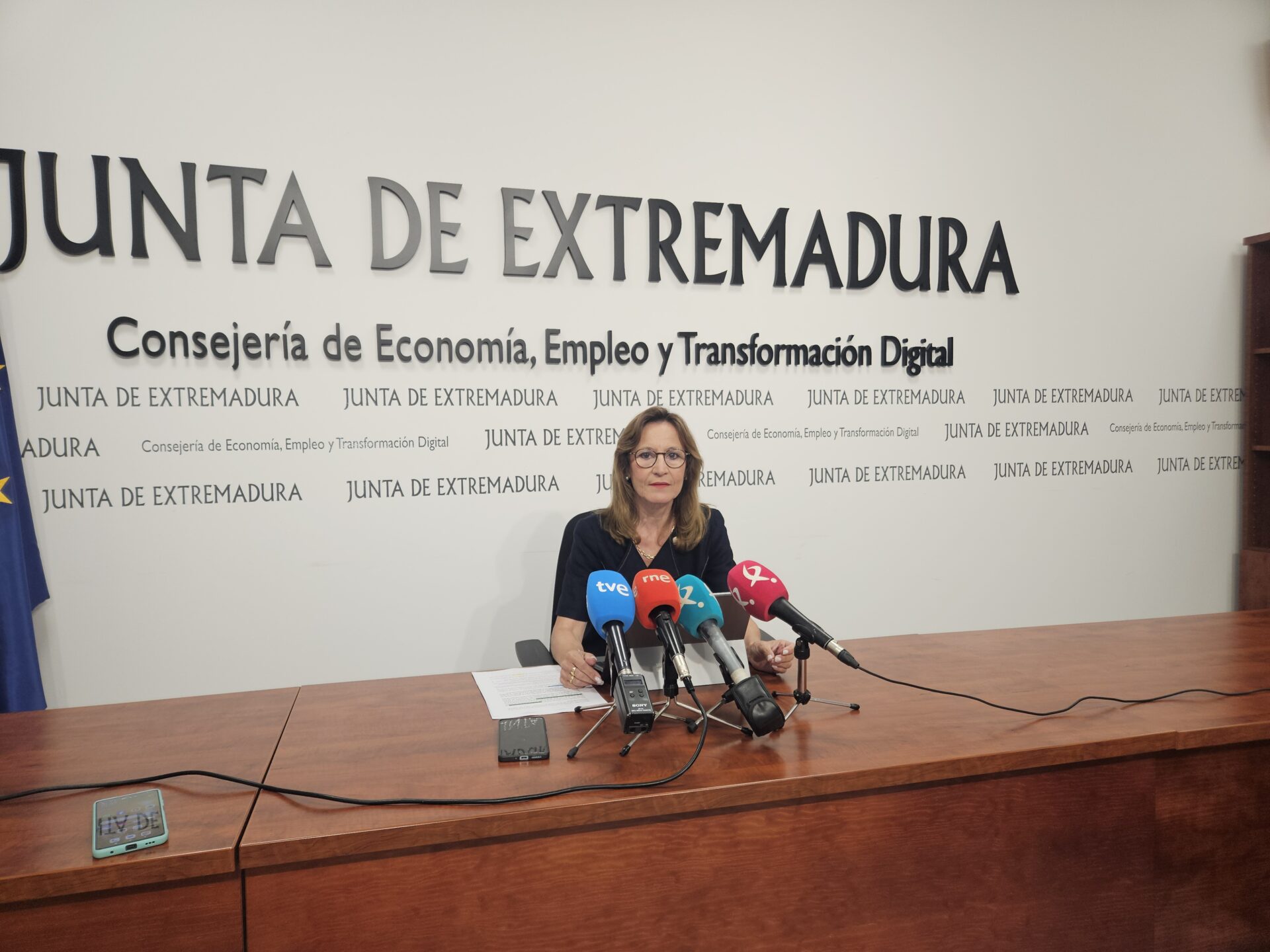 Extremadura alcanza cifras históricas en empleo y actividad laboral con 509.800 personas activas según datos de la EPA