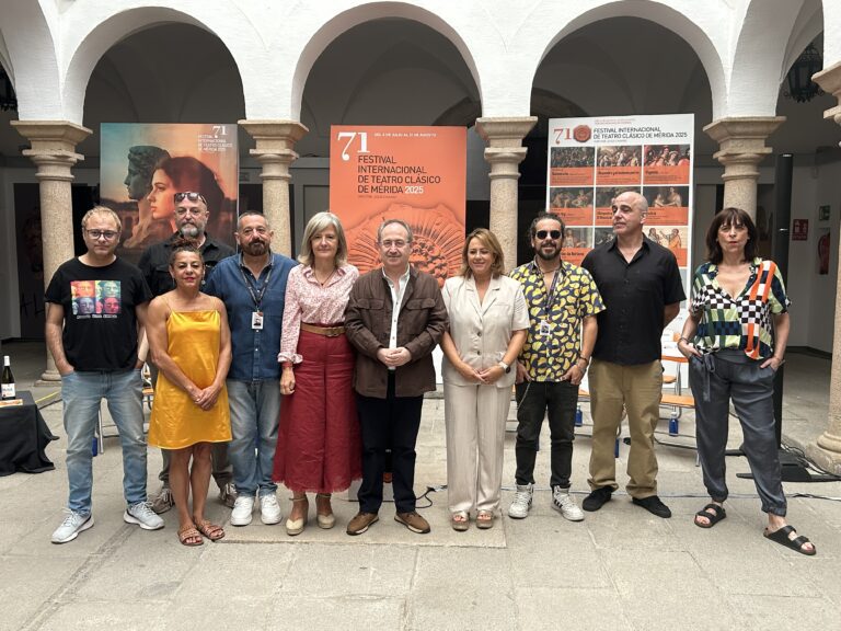 La comedia llega al Festival de Mérida con ‘Los hermanos’ de Terencio, una obra que reflexiona sobre la educación y los valores familiares