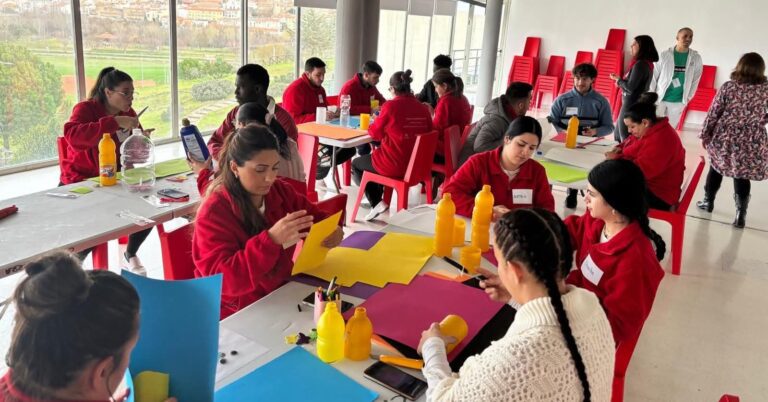 La Junta impulsa la inserción sociolaboral de 300 personas desempleadas con 3,6 millones de euros para el programa Crisol-Formas 2025