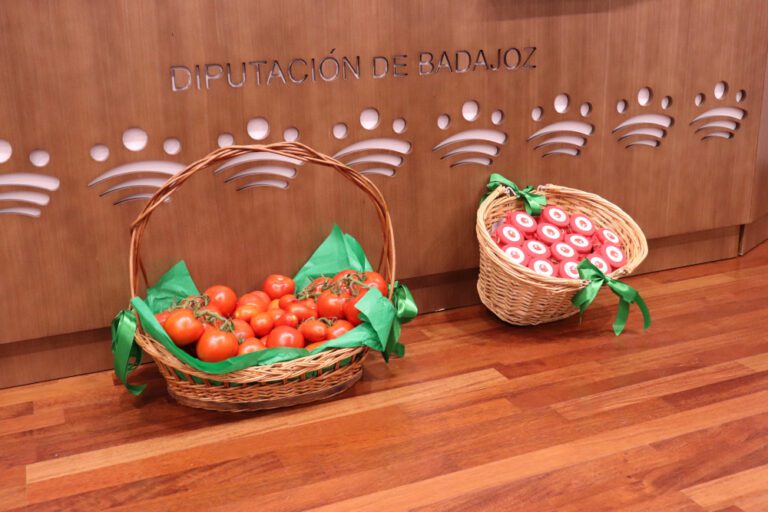 Guadiana presenta la XIX edición de sus Jornadas del Tomate, dos días para ensalzar el “oro rojo” de las Vegas del Guadiana