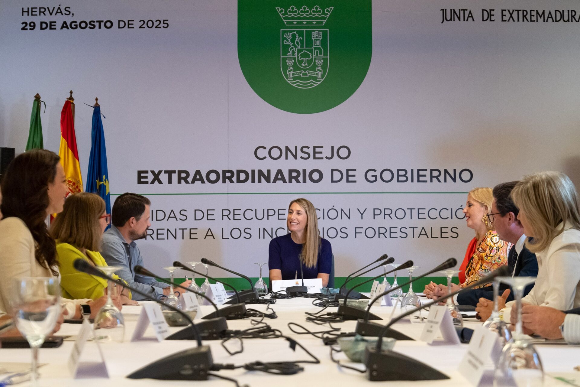El Gobierno de la Junta aprueba en Hervás ayudas urgentes dirigidas a los sectores turísticos y agropecuarios tras los incendios forestales