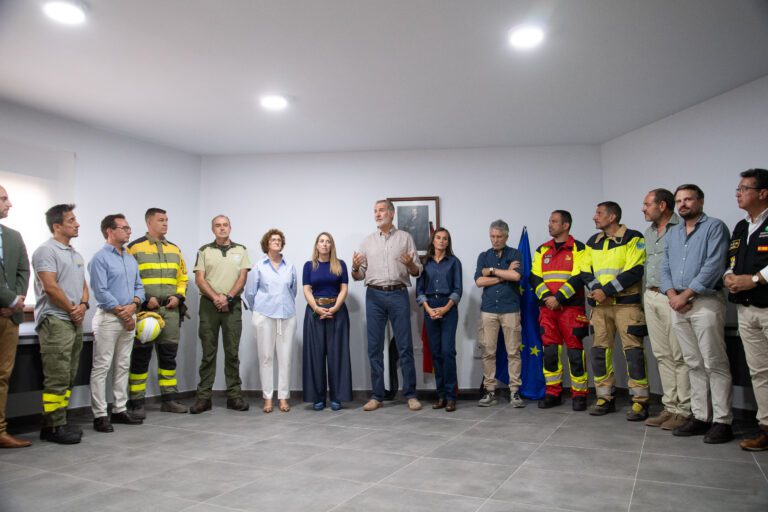María Guardiola acompaña a los Reyes en su visita a las zonas afectadas por los incendios en los valles del Jerte y del Ambroz