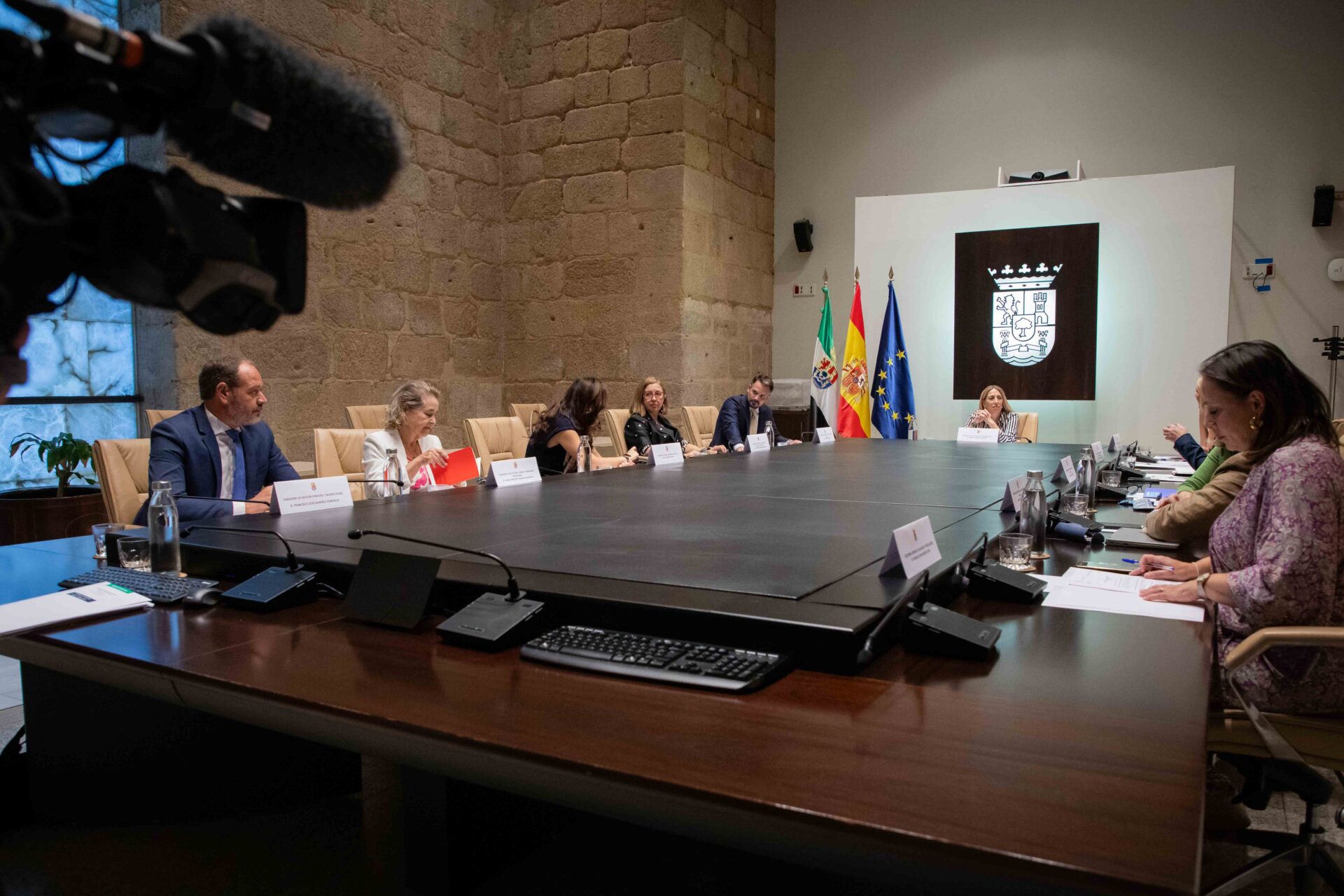 El Consejo de Gobierno aprueba 4 millones de euros de inversión en atención a la dependencia y en recursos sanitarios