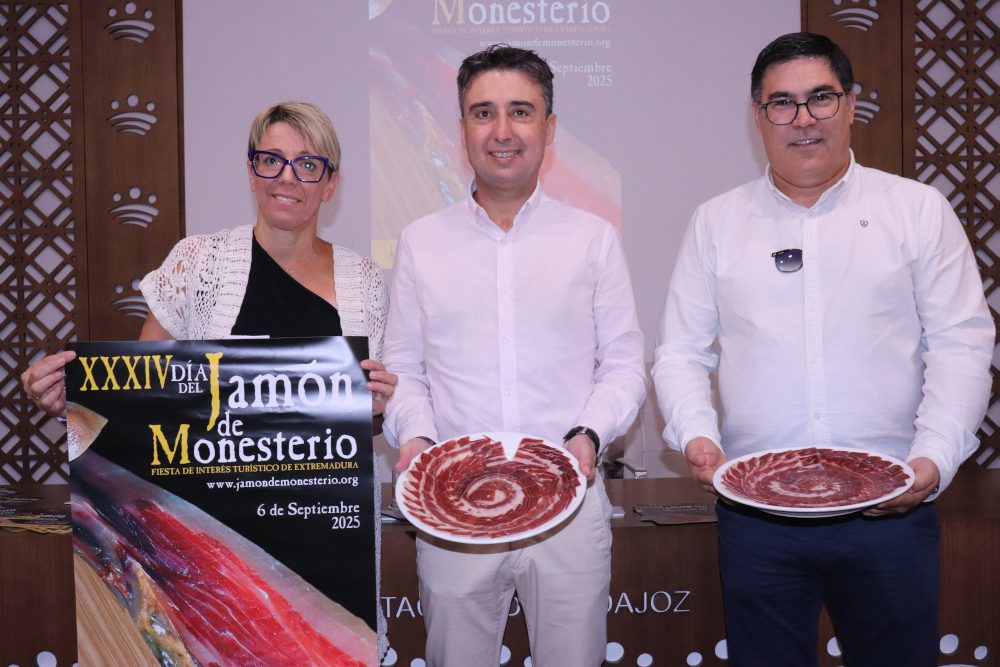 Los productores calculan que venderán algo más de una tonelada del producto en el Día del Jamón de Monesterio