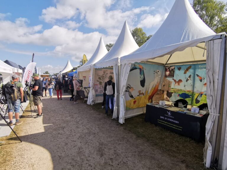 La Junta muestra en Suecia el potencial del turismo de naturaleza y aves de Extremadura