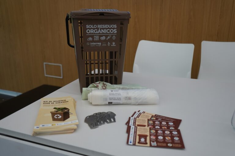 Promedio inicia la implantación del contenedor marrón en  50 localidades