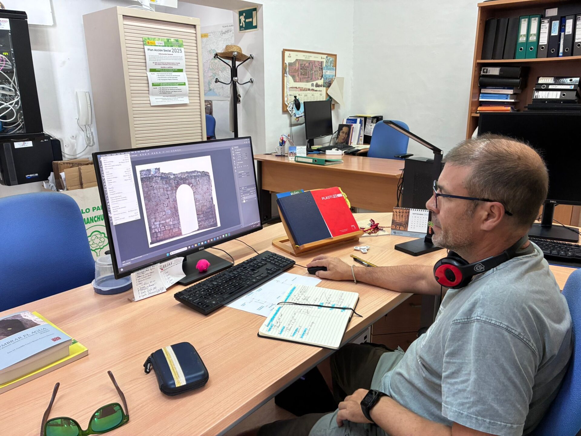Juan Luis Arsuaga, codirector de las excavaciones de Atapuerca, participa en la jornada central del 25º aniversario del Instituto de Arqueología de Mérida