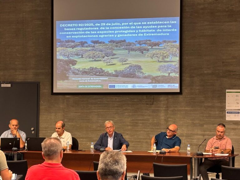 La Junta presenta a potenciales beneficiarios las ayudas a la conservación medioambiental en explotaciones agrarias y ganaderas dotadas con 5 millones de euros