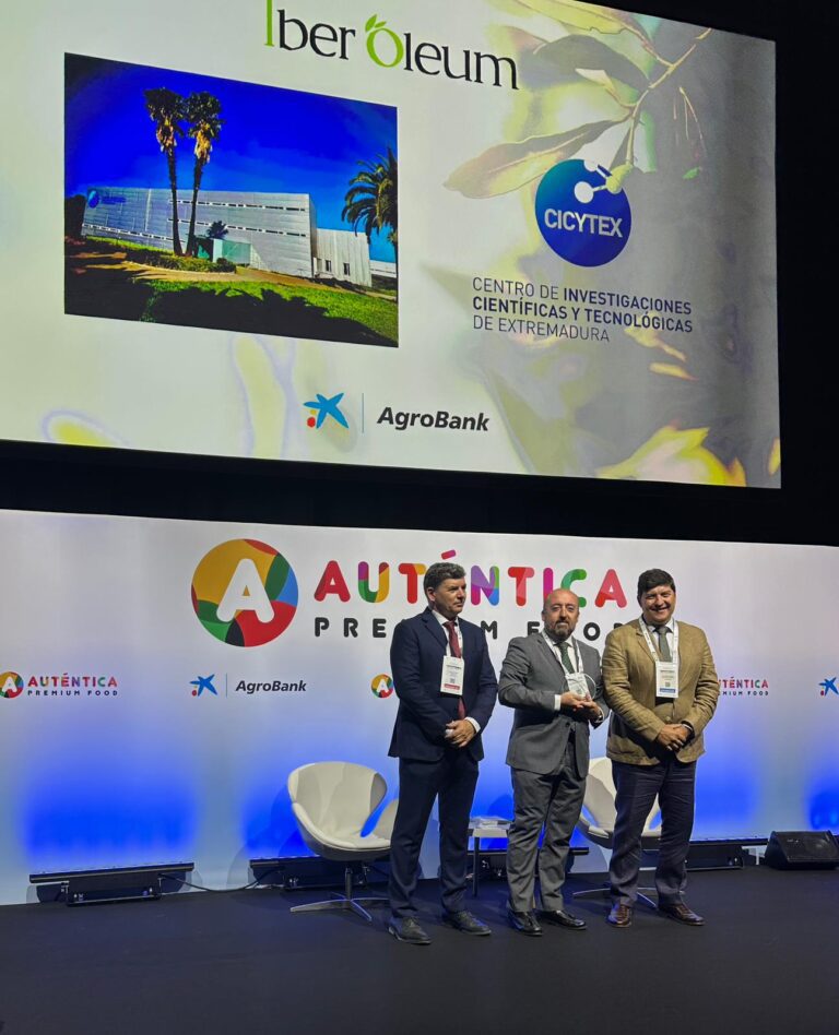 La guía de aceites IberOleum reconoce la labor investigadora de CICYTEX con uno de sus premios 2025
