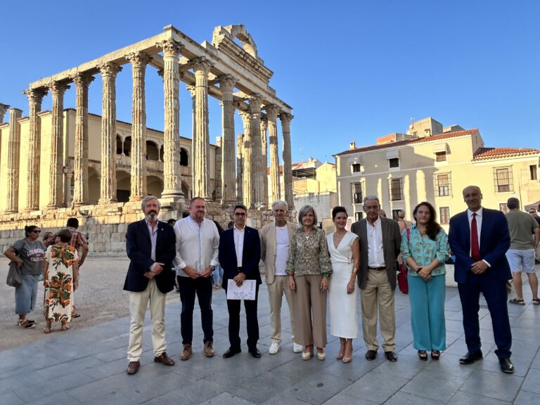 Bazaga destaca el respaldo de la Junta al Instituto de Arqueología de Mérida en el 25º aniversario de su fundación