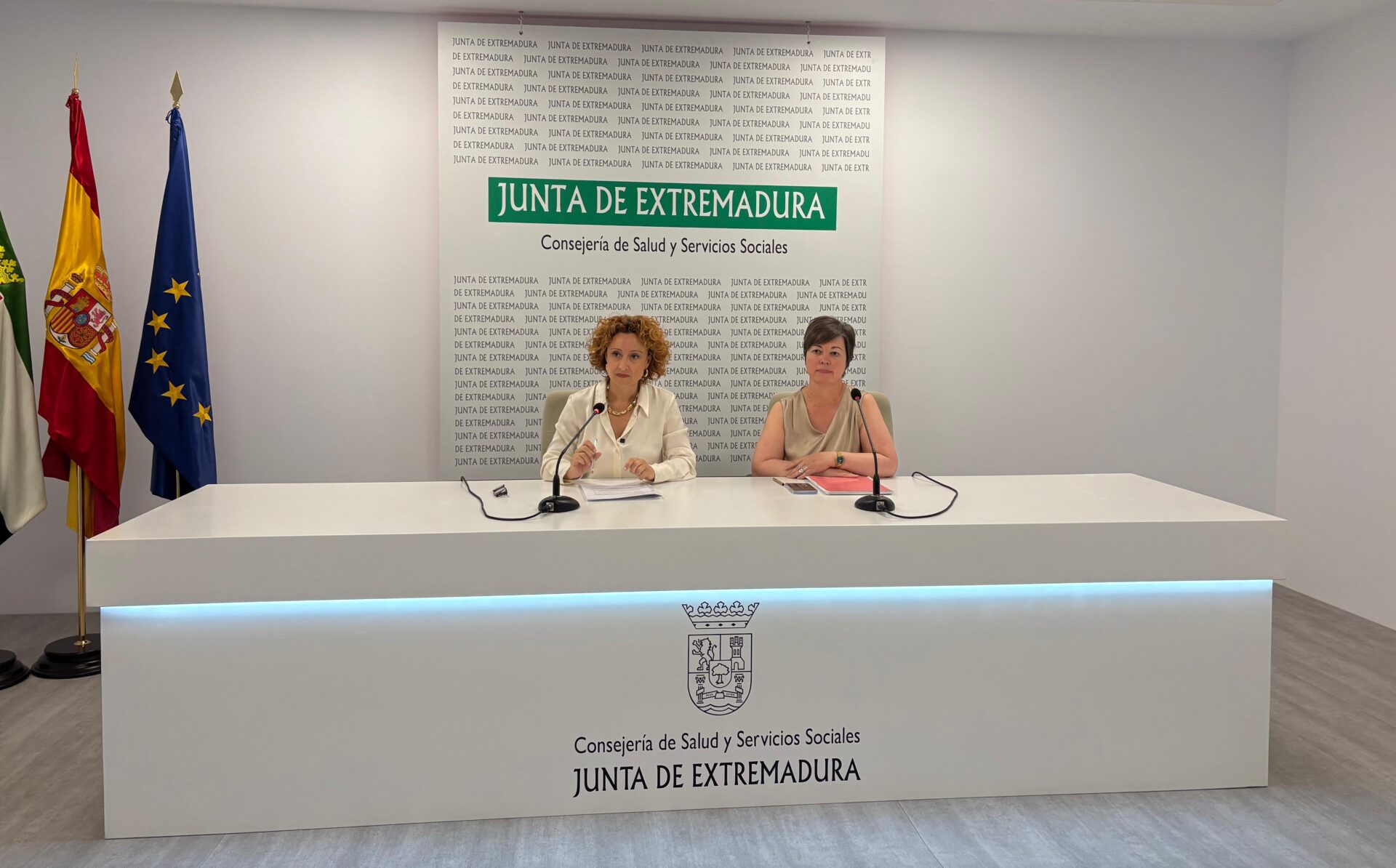La Junta de Extremadura refuerza su compromiso con un modelo de envejecimiento activo y saludable con la celebración del Día del Mayor