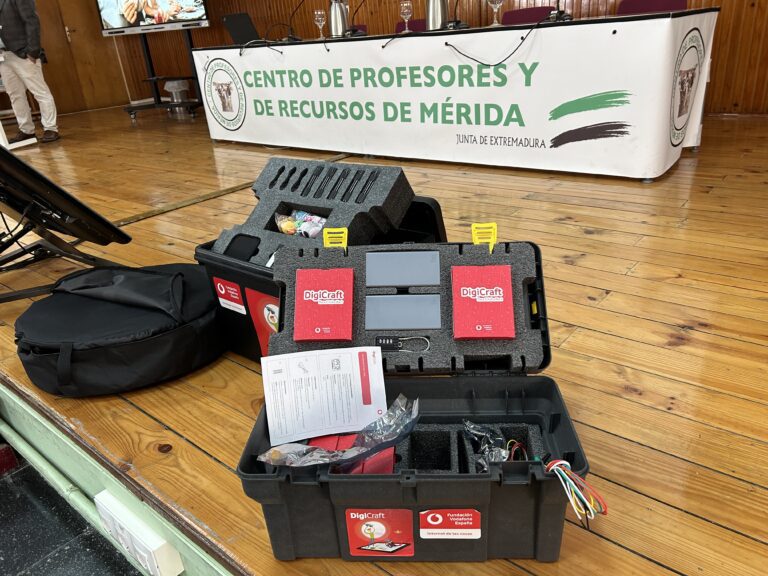 La Junta y Fundación Vodafone abren una nueva convocatoria de ‘DigiCraft en tu cole’ para mejorar las competencias digitales de los escolares