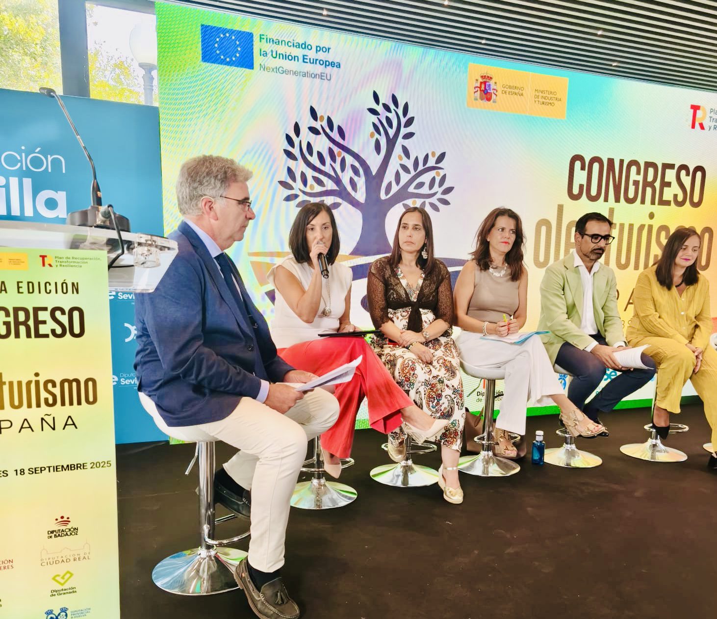 La Diputación de Badajoz ha participado en el I Congreso ´Oleoturismo España´ y Gala de Premios, celebrado en la ciudad de Sevilla