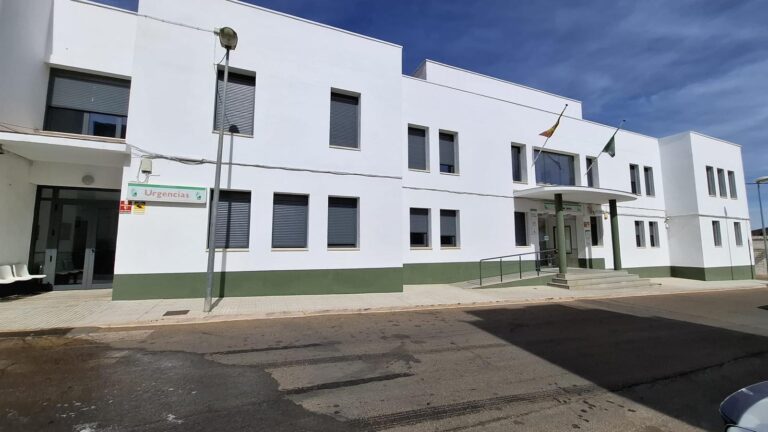 El SES invierte más de 383.000 euros en la renovación de los equipos de rayos X en los centros de salud de Castuera y Navalvillar de Pela