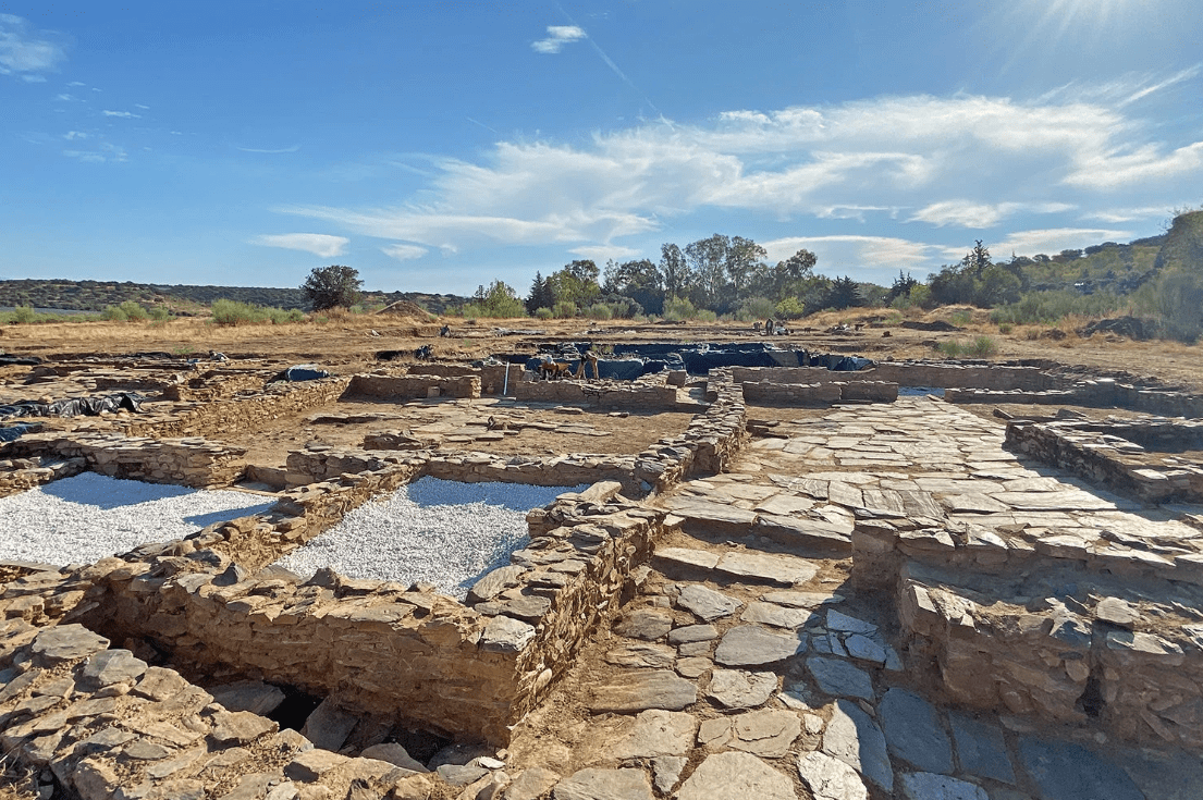 Visitas guiadas a Vegaviana y al yacimiento arqueológico de Albalat en Romangordo, actividades patrimoniales para este fin de semana