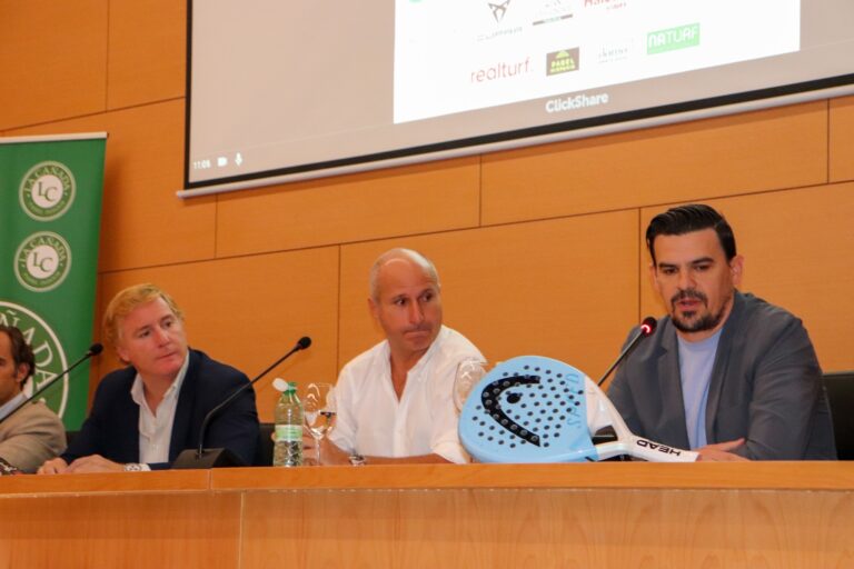 La Junta de Extremadura respalda el Campeonato de España de pádel por equipos de veteranos