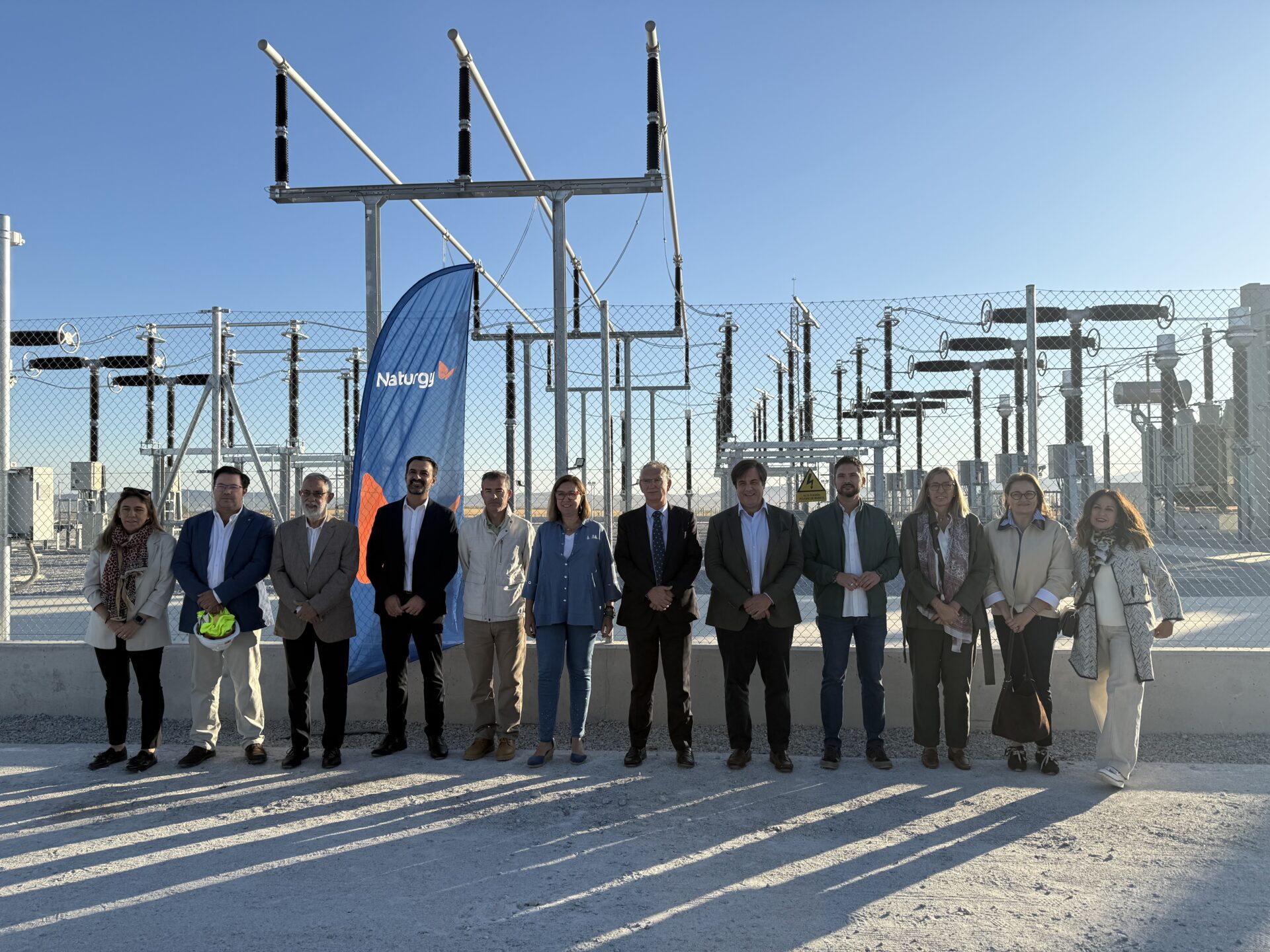 Mercedes Morán incide, durante la visita a las obras de una nueva planta fotovoltaica, en que el futuro energético no se entiende sin Extremadura