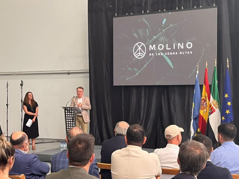 La Junta participa en la inauguración de la almazara Molino Vegas Altas