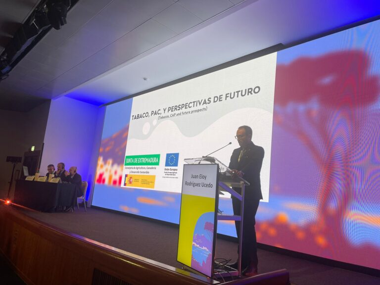 La Junta defiende la continuidad del cultivo de tabaco en Extremadura durante el congreso europeo UNITAB celebrado en Nápoles