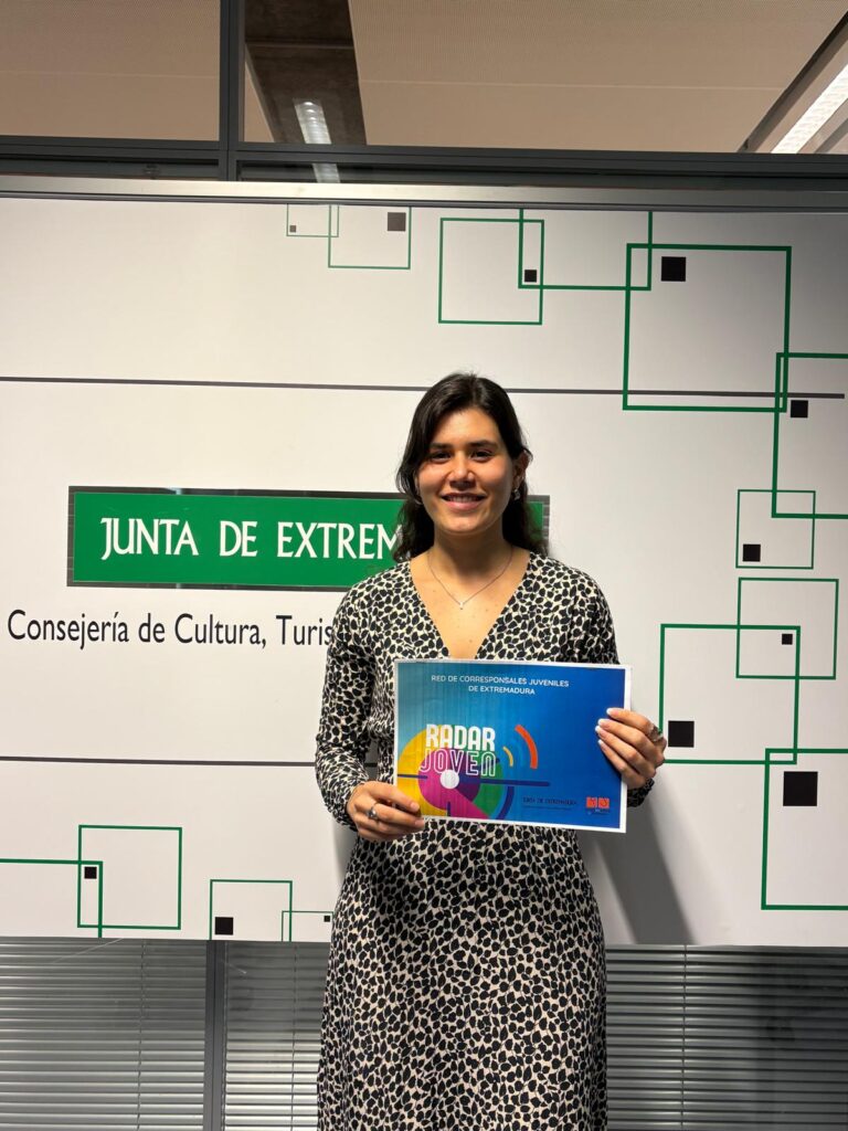 El Instituto de la Juventud de Extremadura promueve el programa ‘Radar joven’ para fomentar el pensamiento crítico y la alfabetización mediática