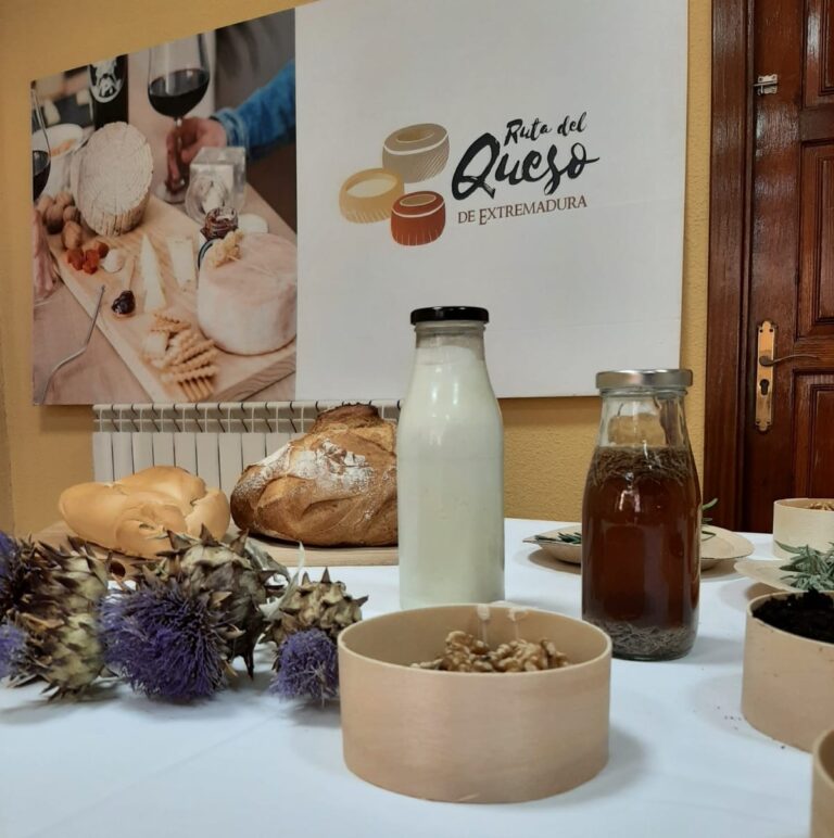 La Junta promociona el club de producto turístico Ruta del Queso de Extremadura en la final del Certamen Regional de Repostería