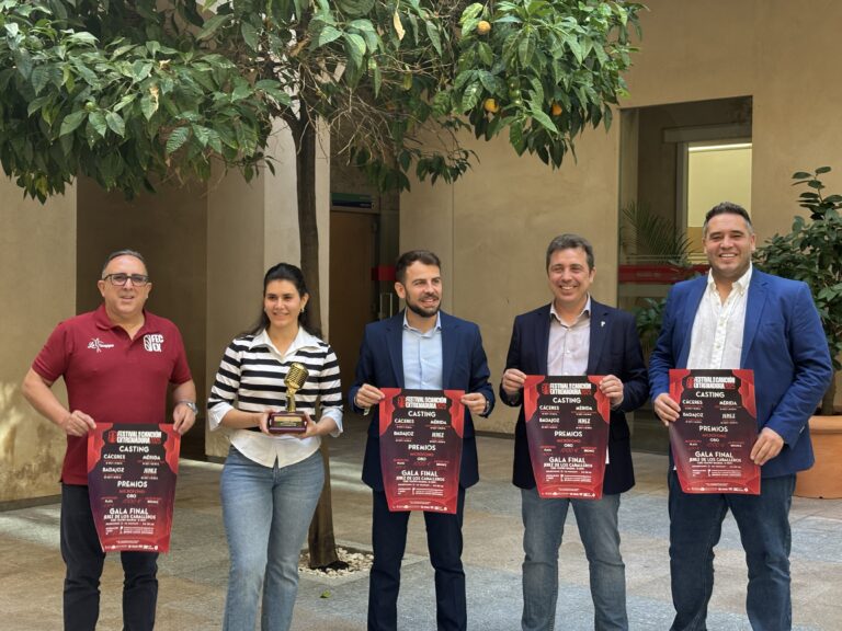La Junta de Extremadura apoya a la asociación La Trouppe en la organización del Festival de la Canción de Jerez de los Caballeros