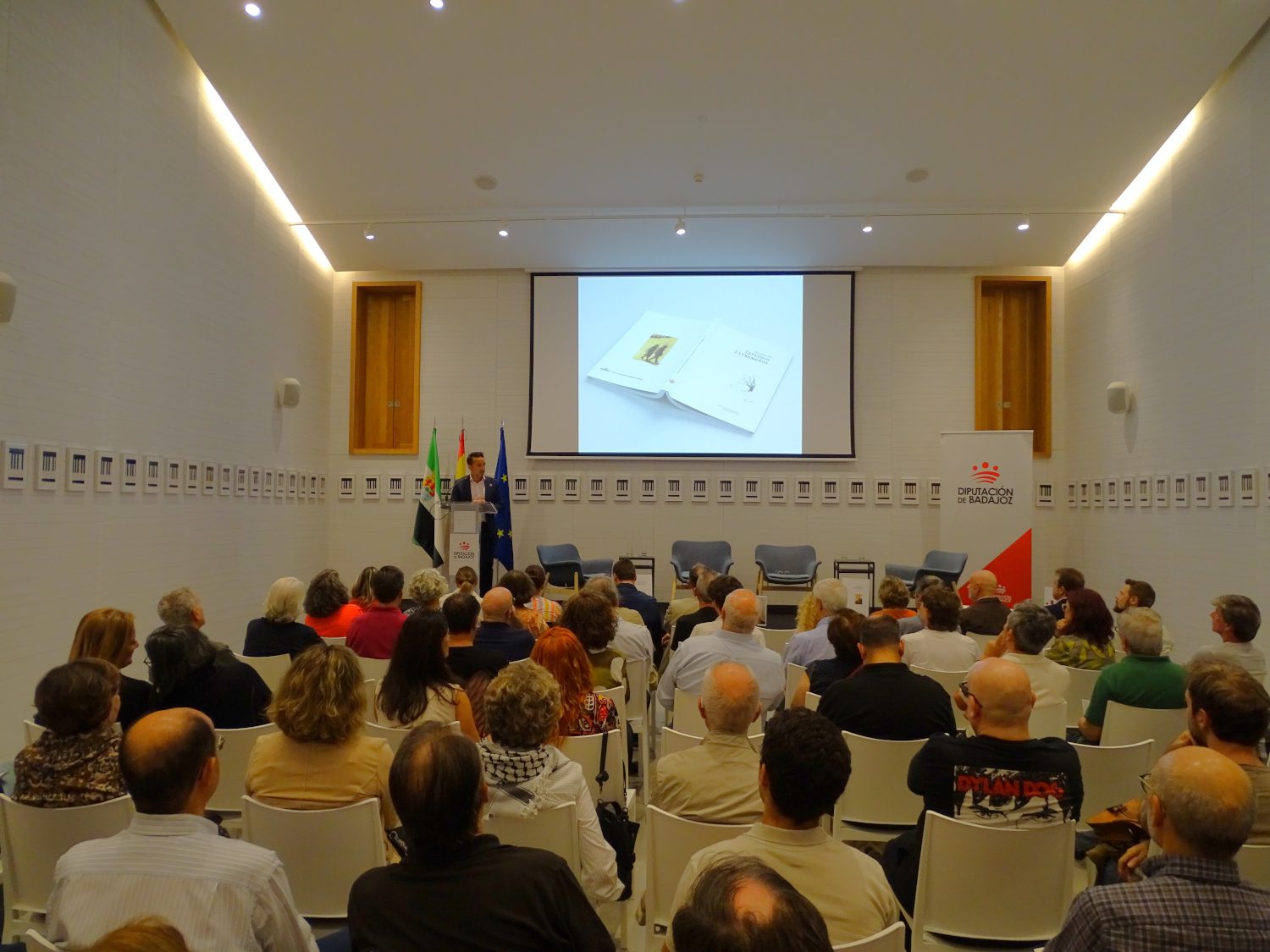 La Revista de Estudios Extremeños se presenta en Cáceres en colaboración con la Fundación Helga de Alvear