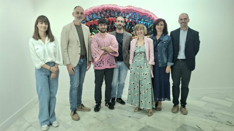 La Sala Europa acoge la muestra ‘¿Qué significa la traslación de un cuerpo?’, del artista extremeño Pablo del Pozo