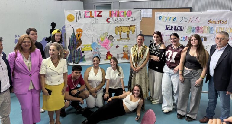 La consejera de Educación destaca las medidas implementadas para que las zonas rurales tengan “las mismas oportunidades”