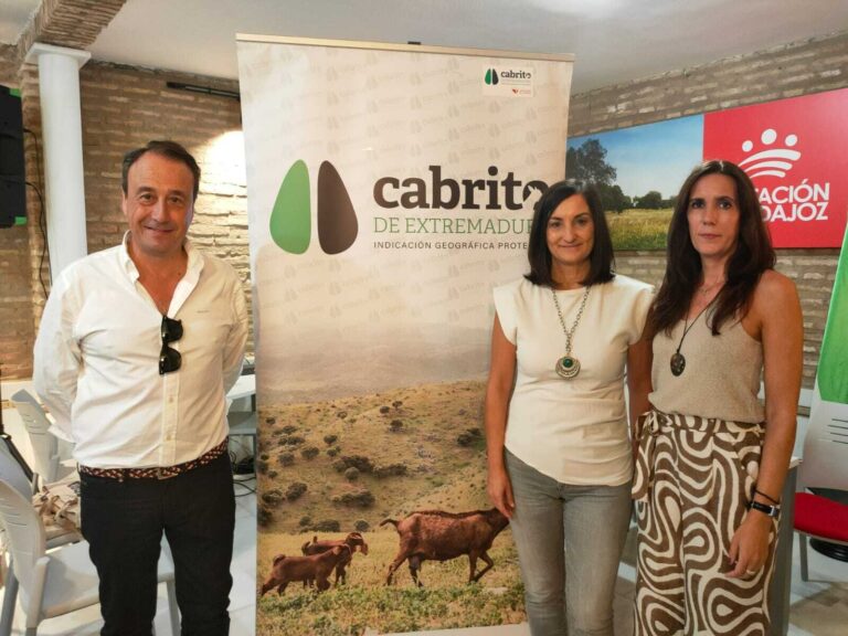 El pabellón de la Diputación de Badajoz en Zafra acoge la primera Jornada Técnica Divulgativa de la IGP Cabrito de Extremadura