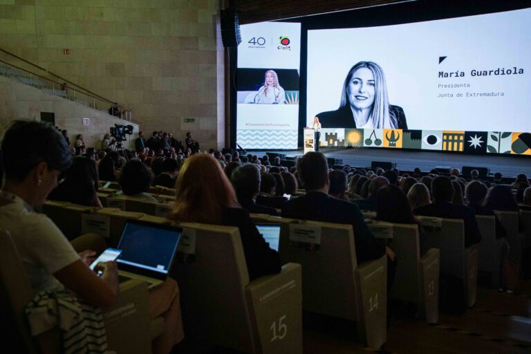 María Guardiola destaca el liderazgo de Extremadura como destino sostenible, cultural e innovador en la V Convención Turespaña